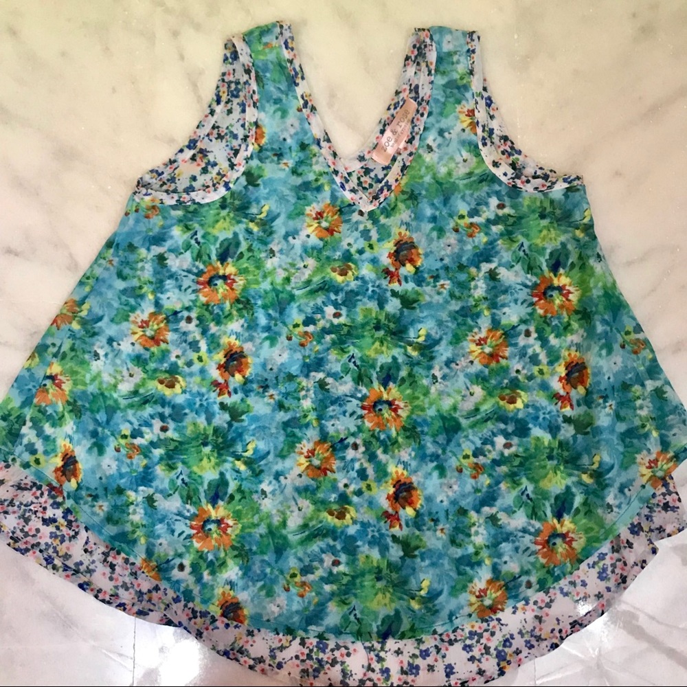 zoe & rose by band of gypsies • floral tank top s